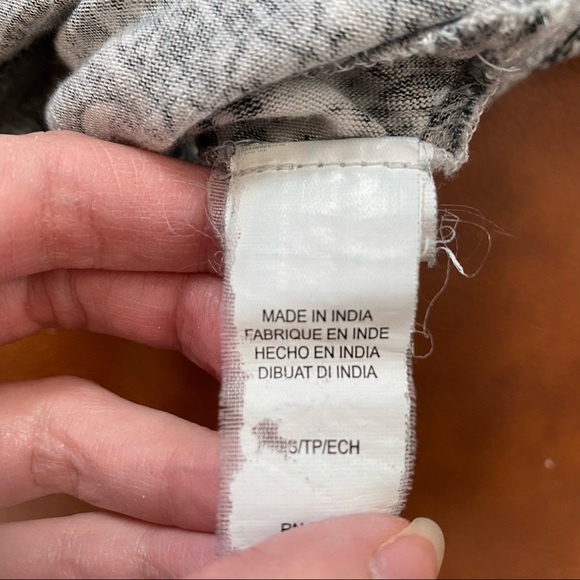 Lucky Brand | Ornate Patterned Blouse | 3/4 Sleeve | XS - Picture 9 of 10